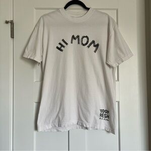Teddy Fresh by Hila Klein Hi Mom / Bye Mom White Graphic T Shirt | Size Medium